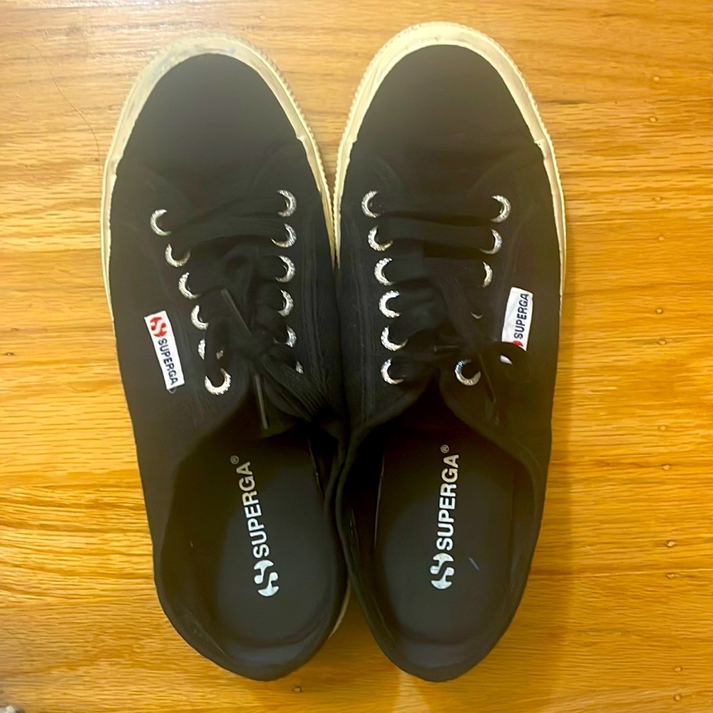 Black Superga classic sneakers